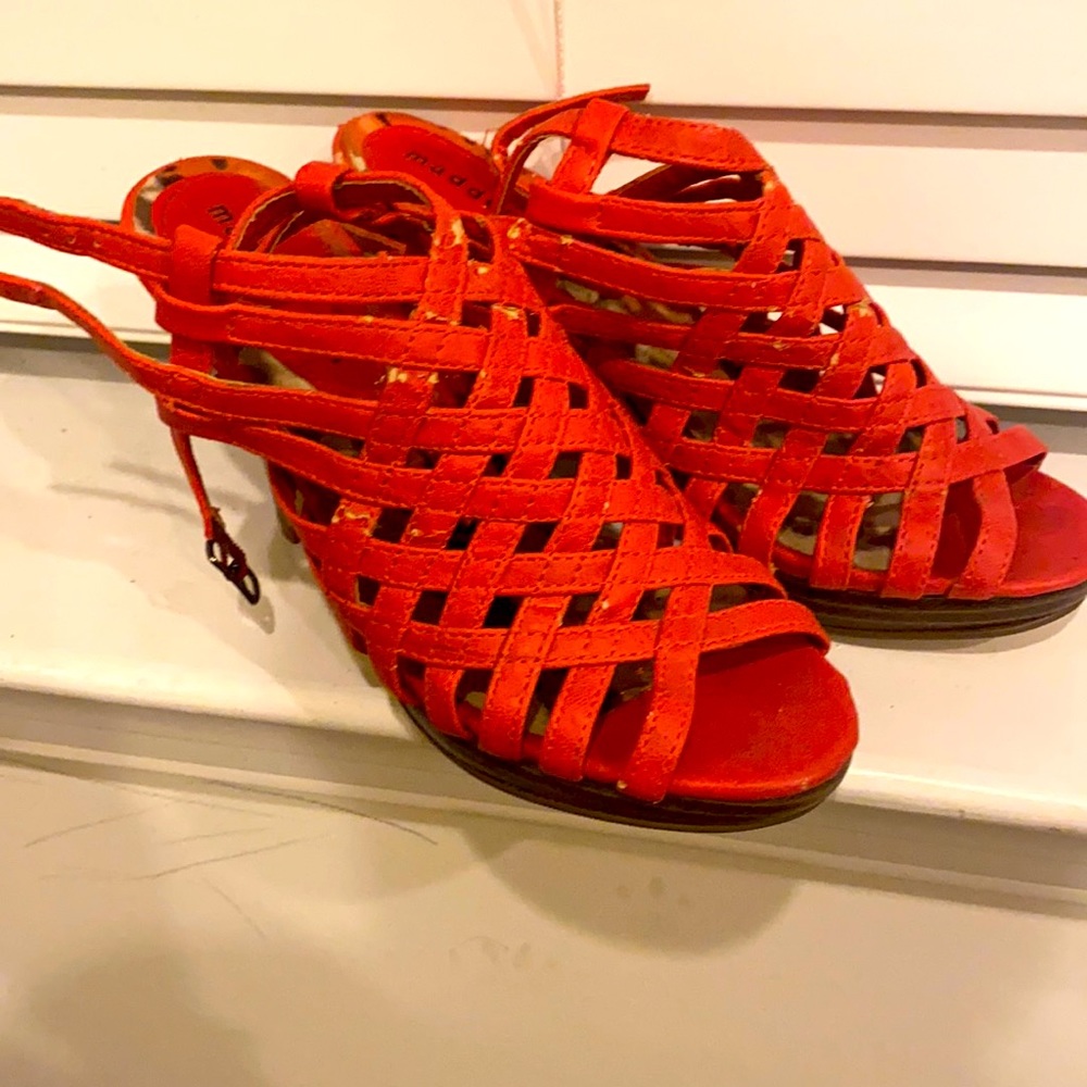 Shoe